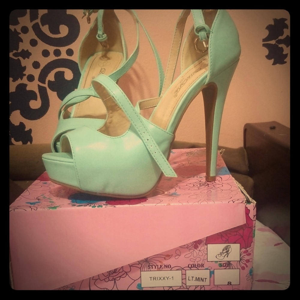 Shoe